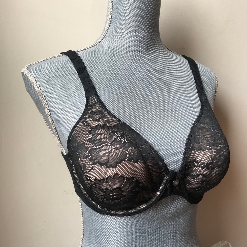 Body by Victoria VS lace padded bra